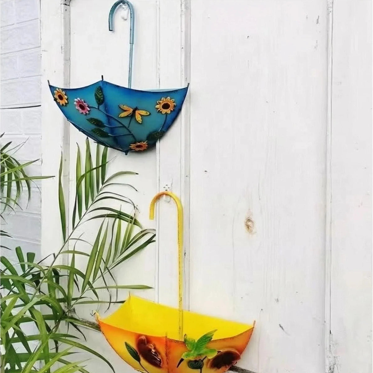 Farmhouse Wall Mounted Iron Flower Basket Planter With Drainage Holes